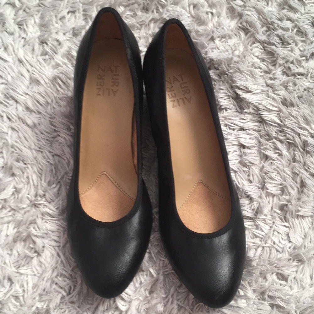 Naturalizer Black heels 9.5 NEW